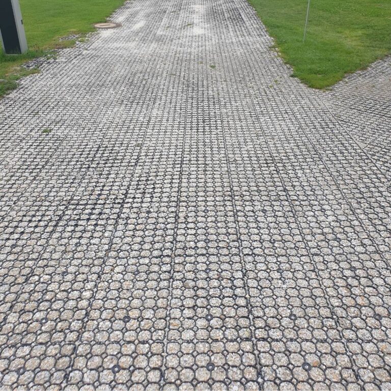 Rasengitter Camping Einfahrt
